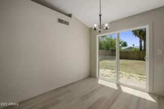 Photo #5: 6541079 Listing