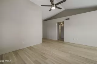 Photo #6: 6541079 Listing