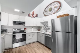 Photo #3: 6541089 Listing