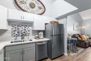 Photo #4: 6541089 Listing