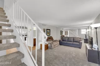 Photo #5: 6541230 Listing