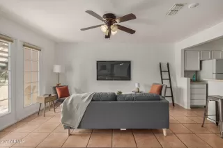 Photo #6: 6541958 Listing