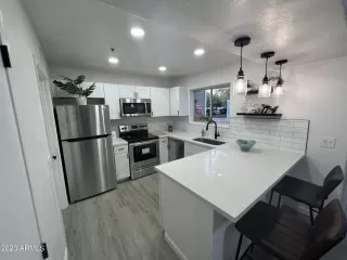 Photo #5: 6542409 Listing 