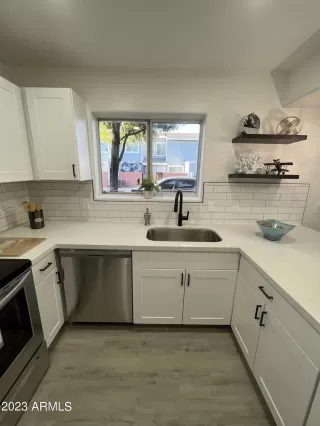 Photo #6: 6542409 Listing 