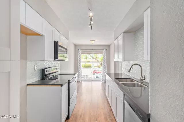 MLS: 6543923 Condo For Sale