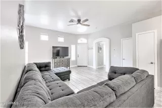 Photo #5: 6544330 Listing 