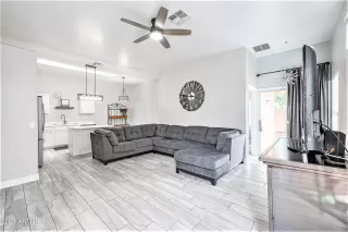 Photo #6: 6544330 Listing 