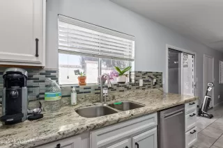 Photo #3: 6544820 Listing 