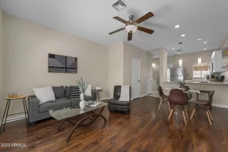 Photo #6: 6546046 Listing