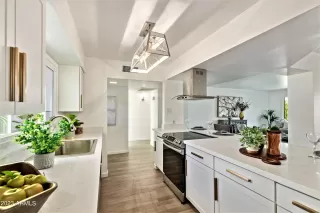 Photo #5: 6546184 Listing