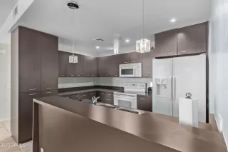 Photo #6: 6546722 Listing