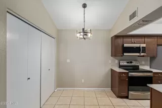 Photo #5: 6546962 Listing