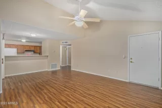 Photo #4: 6547047 Listing