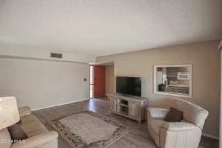 Photo #4: 6547765 Listing