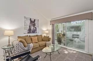 Photo #4: 6547930 Listing