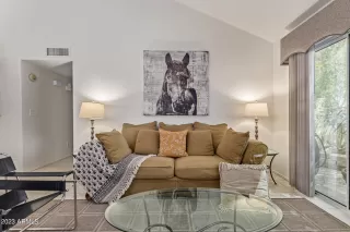 Photo #5: 6547930 Listing