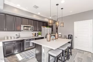 Photo #6: 6548005 Listing 