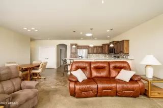 Photo #6: 6548361 Listing