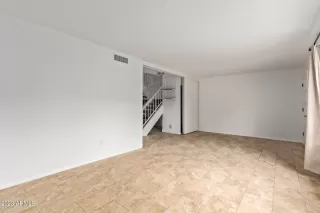 Photo #4: 6548838 Listing