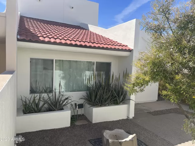 MLS: 6549344 Condo For Sale