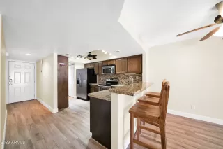 Photo #2: 6549695 Listing