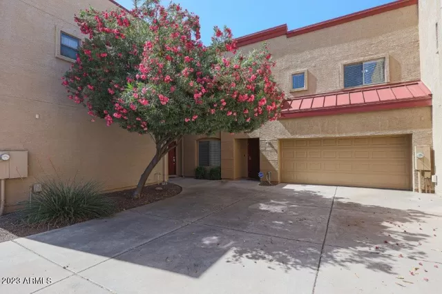 MLS: 6549924 Condo For Sale