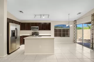 Photo #6: 6550008 Listing 