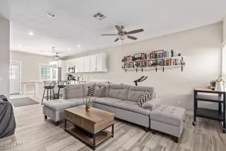 Photo #3: 6550011 Listing