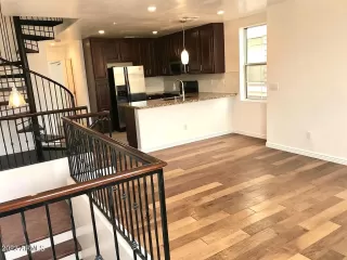 Photo #3: 6550407 Listing