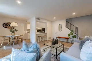 Photo #6: 6550430 Listing 