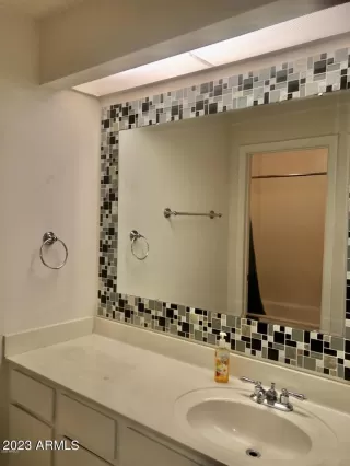 Photo #4: 6551608 Listing