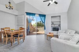 Photo #3: 6551740 Listing