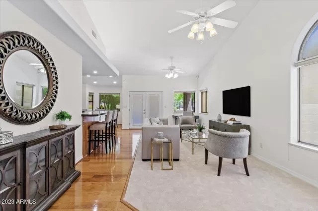 MLS: 6552138 Condo For Sale