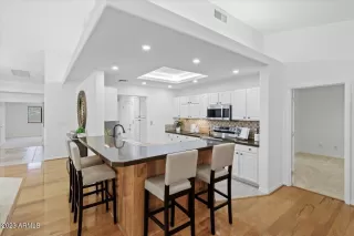 Photo #2: 6552138 Listing