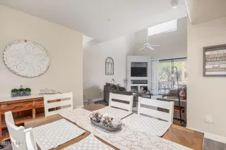 Photo #5: 6552800 Listing