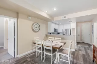 Photo #6: 6552800 Listing