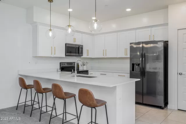 MLS: 6552904 Condo For Sale