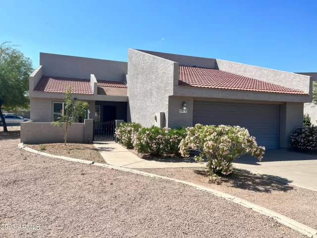 MLS: 6553346 Condo For Sale