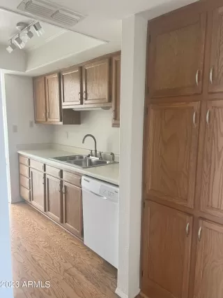 Photo #6: 6553346 Listing