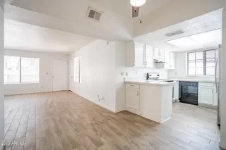 Photo #5: 6554092 Listing