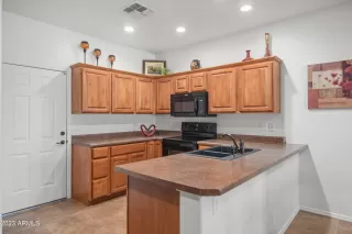 Photo #5: 6555722 Listing