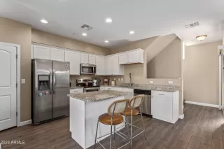 Photo #5: 6556006 Listing