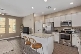 Photo #6: 6556006 Listing