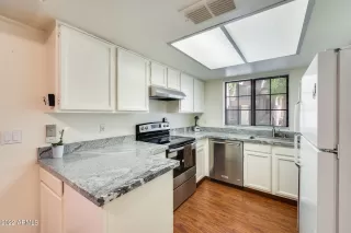 Photo #2: 6556235 Listing 