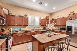 Photo #6: 6556371 Listing