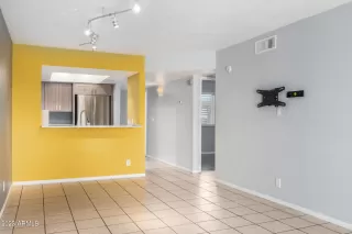 Photo #5: 6557005 Listing