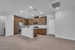 Photo #6: 6557257 Listing