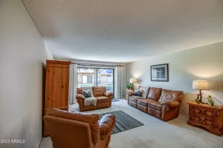 Photo #3: 6557642 Listing