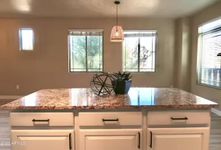 Photo #6: 6557822 Listing