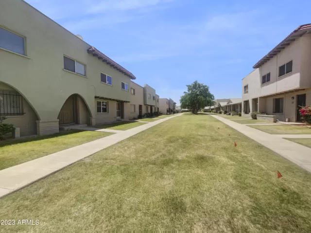 MLS: 6558077 Condo For Sale